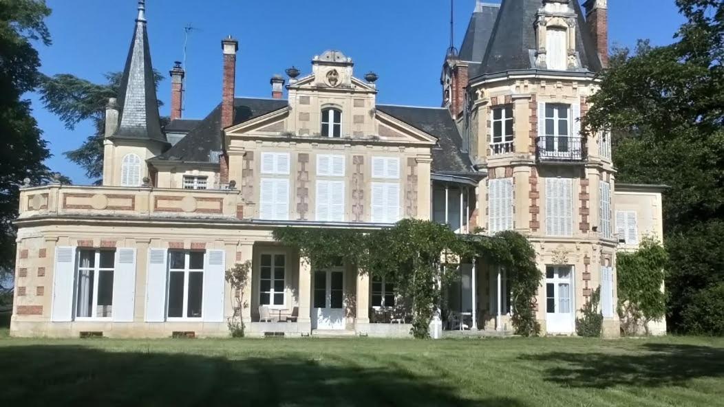 Chateau De Maucouvent Challuy Экстерьер фото